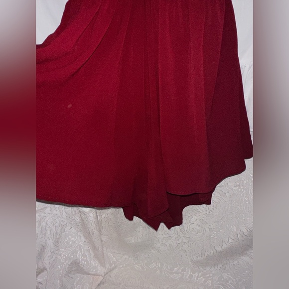 Burgundy Romper w/ lace top and ties in the back - Picture 4 of 8